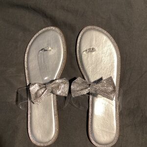 Women’s summer sandals with bow